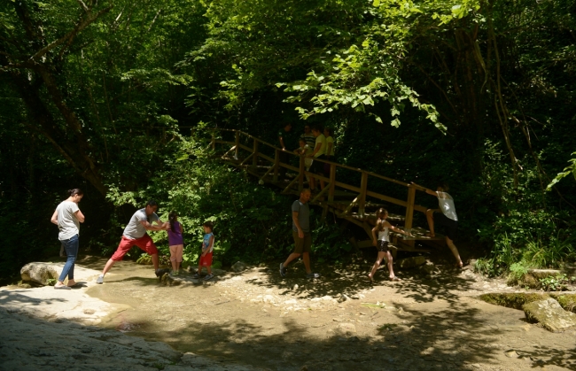 Erfelek Tatlıca Şelaleleri binlerce ziyaretçiye ev sahipliği yapıyor